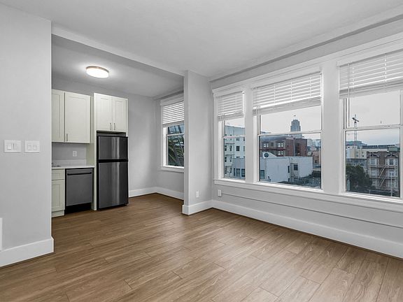 3rd image of 735 Ofarrell St APT 42