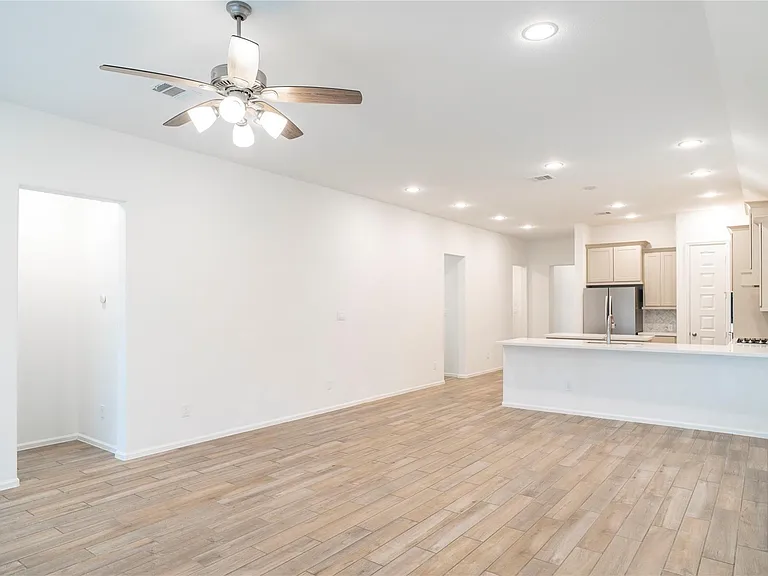 31410 Golden Cliffs Ln — Photo 5