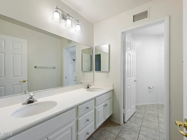 2946 Venezia Ln — Photo 26