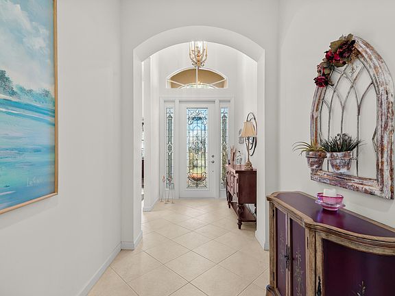 2nd image of 333 NW Springview Loop