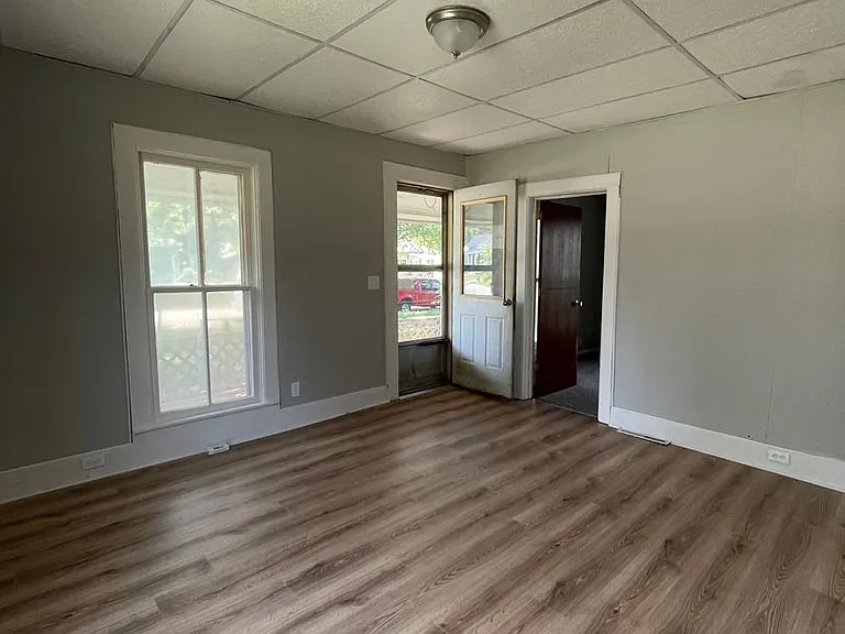 201 S Merchant St — Photo 3