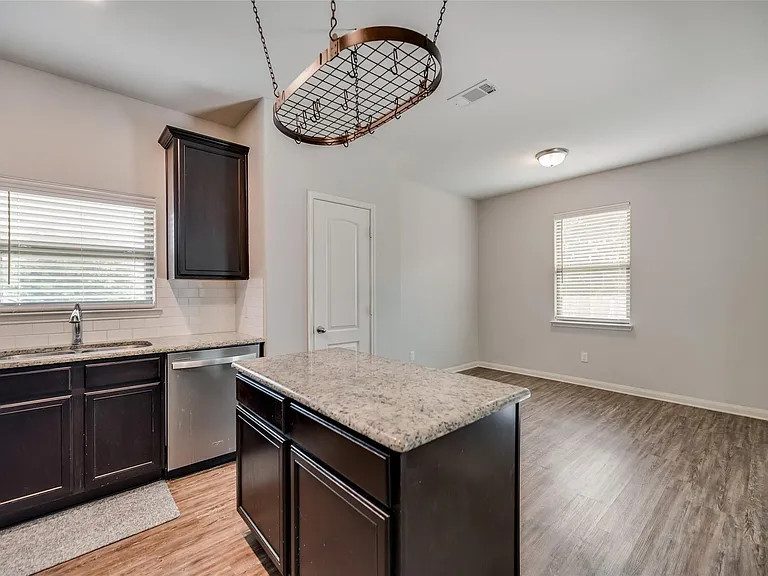 1503 Hill Top Ct — Photo 16