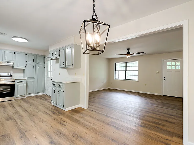 Dining/Kitchen