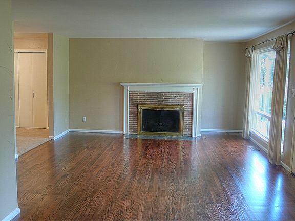 5th image of 16520 Wallingford Ave N