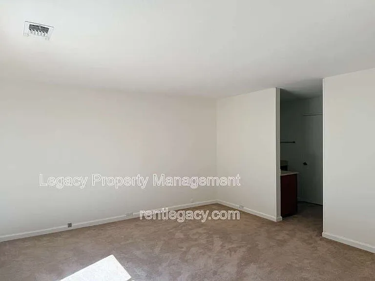 255 Munroe St — Photo 10