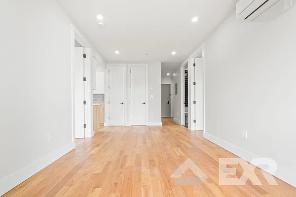 Rented by EXR | media 6