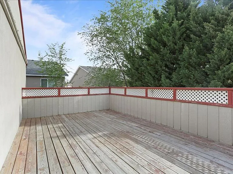 526 S 40th Ave #D209 — Photo 8