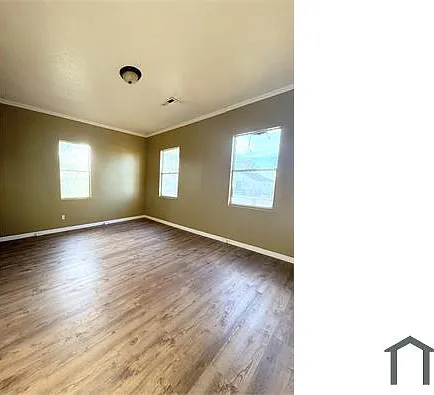 2123 Arlington Ave — Photo 6