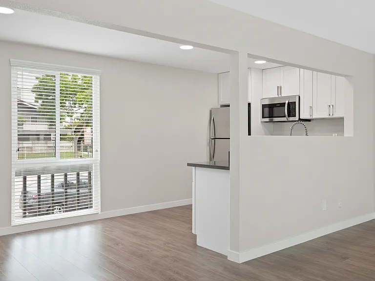 21818-21830 S Figueroa St — Photo 15