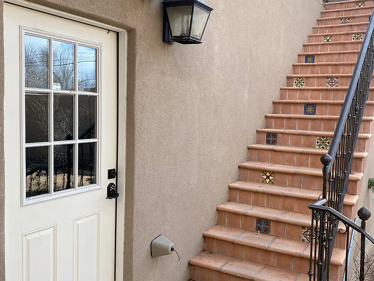 219 Richmond Dr SE #2 — Photo 5