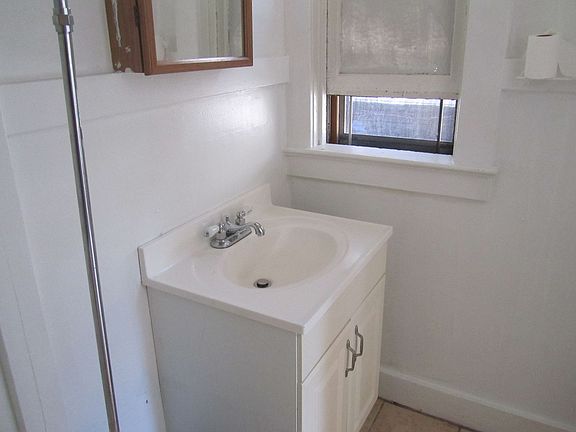 3rd image of 11 Lafayette Park APT 2
