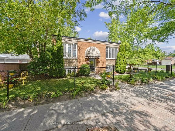 3rd image of 948 Lake Dr E