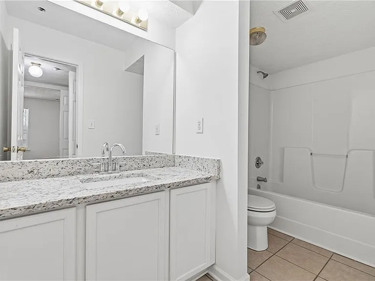 6427 Wellington Chase Ct — Photo 12