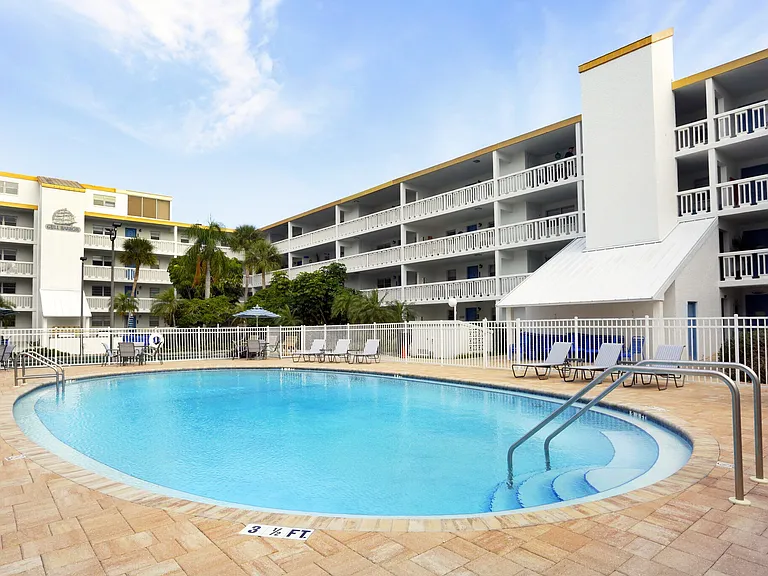 17105-17117 Gulf Blvd — Photo 22