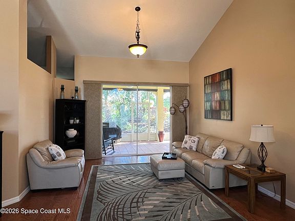 3rd image of 300 Salida Dr