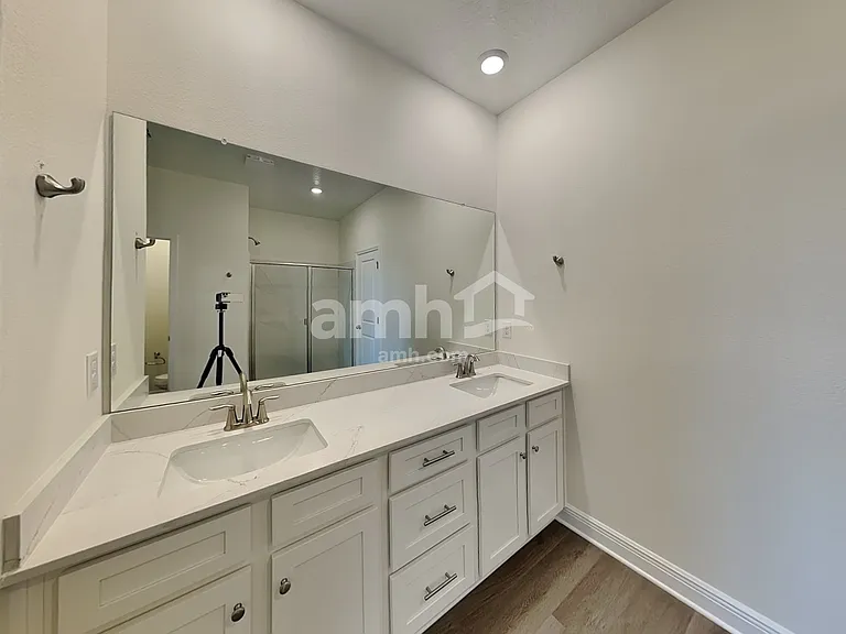 3716 Center Cove Ln — Photo 16