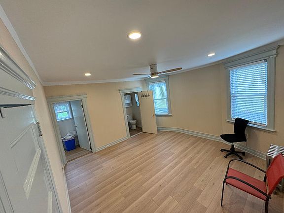 5th image of 107 Glenridge Ave #1