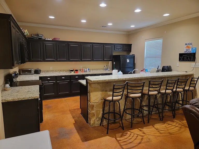 344 Newcomb Ln — Photo 2