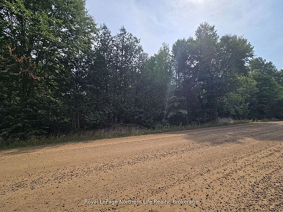 4th image of 680 Mount Pleasant Rd