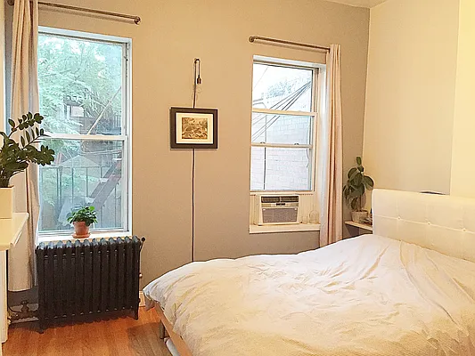 Rented by Bedford Realty USA Corp | media 8