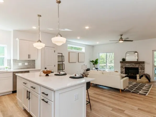 466 Cherry Ave, Iowa City, IA 52240