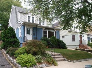211 N Vivyen St, Bergenfield, NJ 07621