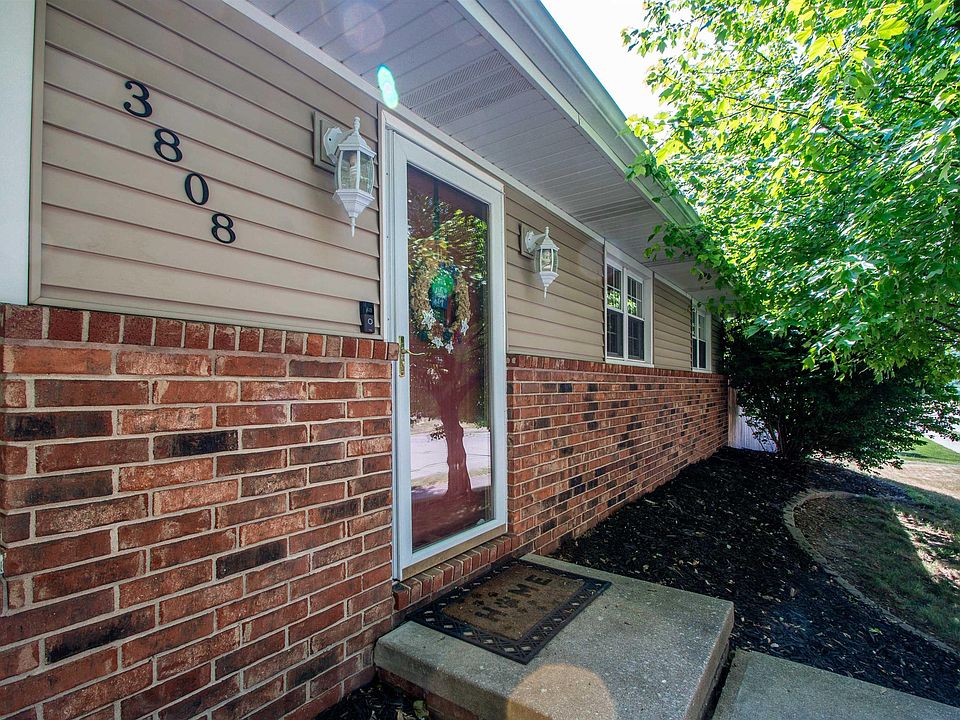 1st image of 3808 N Melcosta Dr