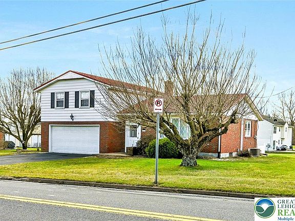 3rd image of 4872 Main St