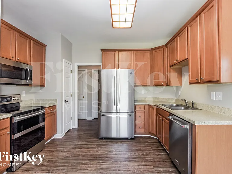 9201 Aloysia Ln — Photo 8