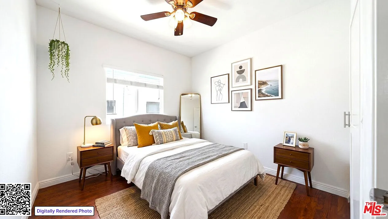 2 bed, 1.0 bath, 700 sqft, $2,350 — Photo 2