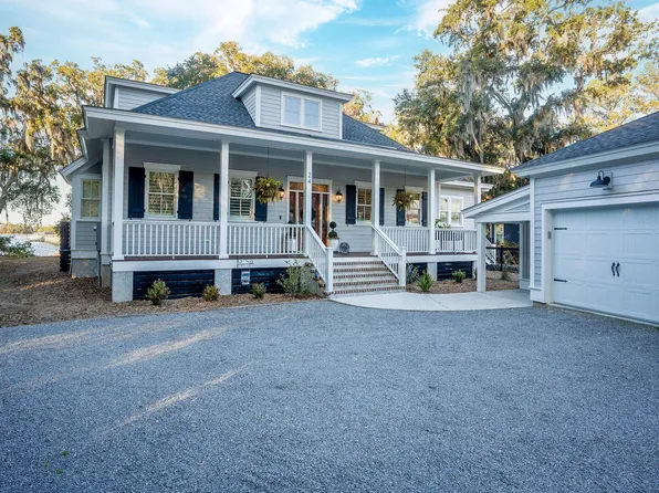 24 E River Dr, Beaufort, SC 29907