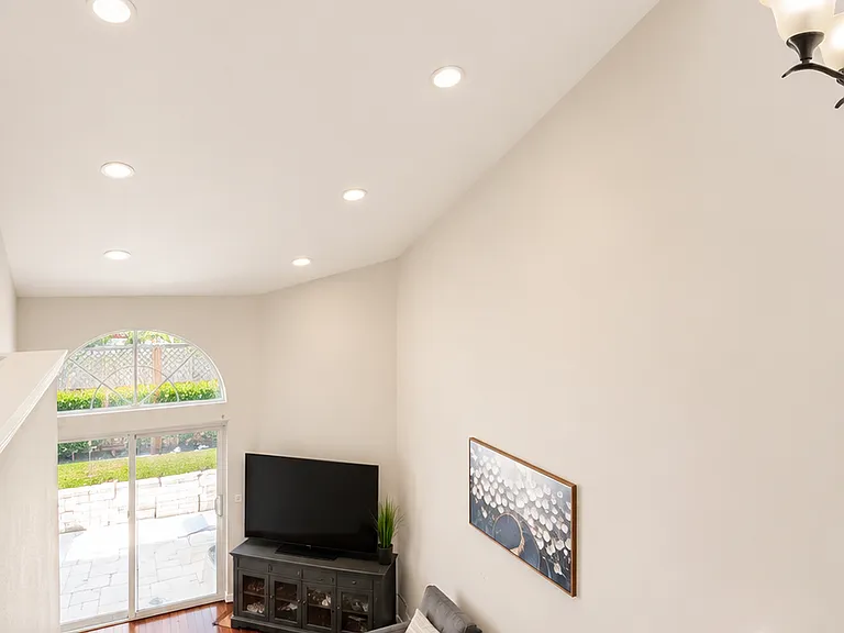 74 Springwood Dr — Photo 9