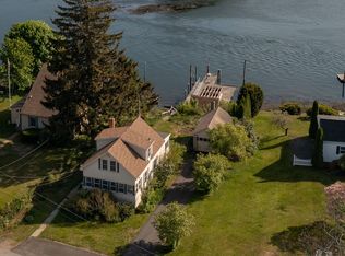 31 Water St, Kittery, ME 03904