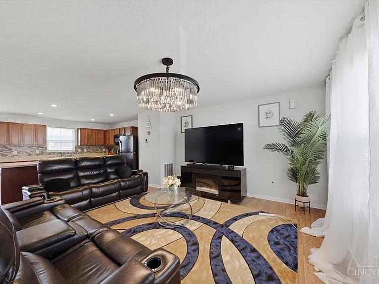 175 Skyway Dr — Photo 7