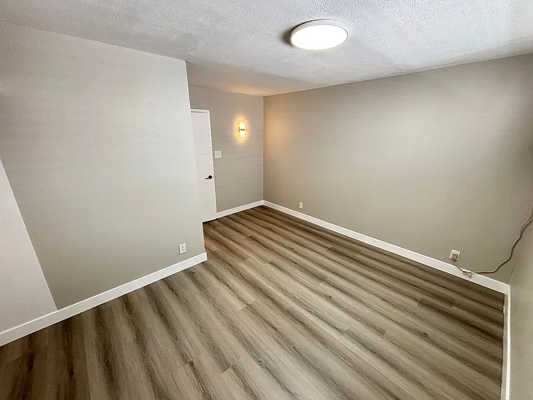 239 W Philadelphia Ave #5 — Photo 13