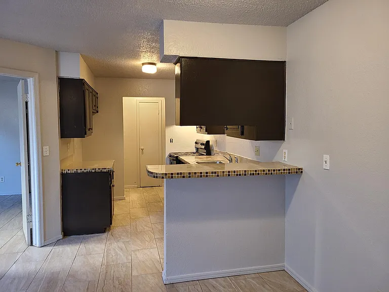 6106 SE 46th St #1 — Photo 7