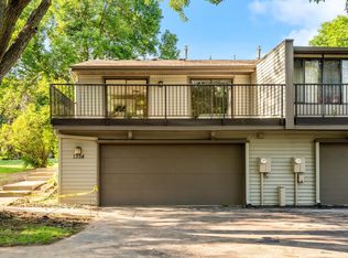 1354 Arden View Dr, Arden Hills, MN 55112