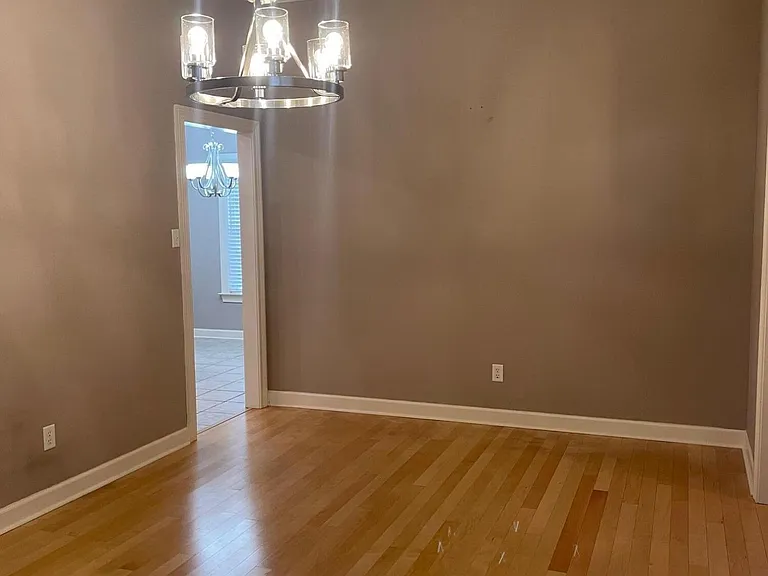 2895 Liverpool Ln — Photo 14