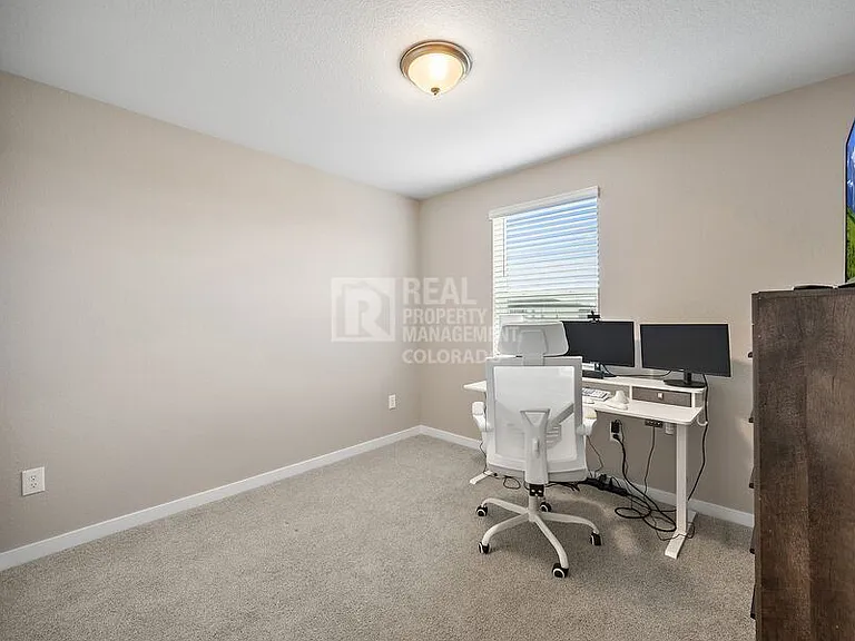 2402 Pony Club Ln — Photo 20