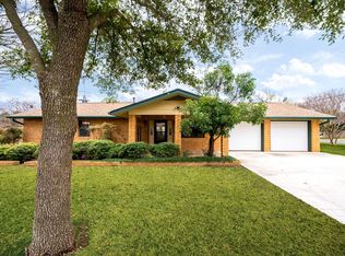 101 E Grothe St, Fredericksburg, TX 78624