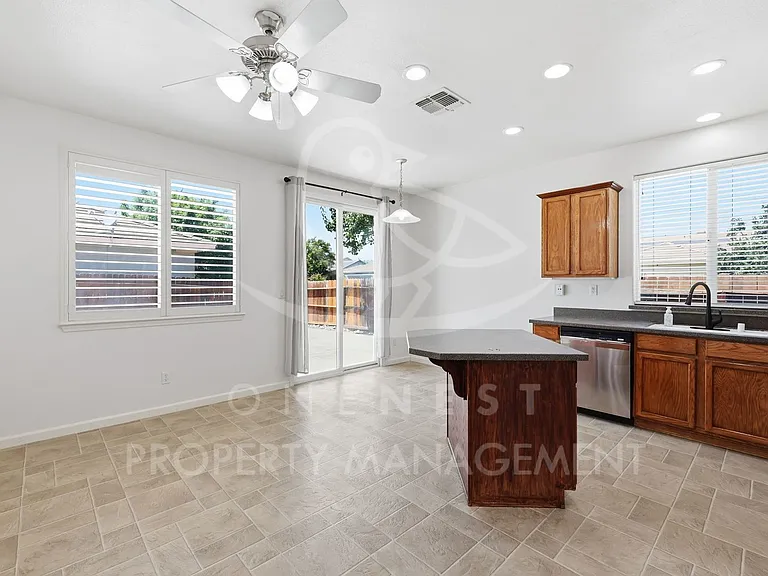 3518 Garden Rose Dr — Photo 5