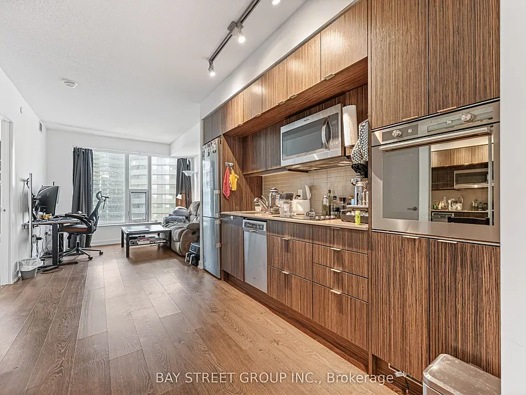 10 York St #1002 — Photo 10