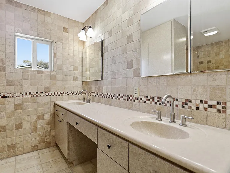 128 Skyview Ter — Photo 15