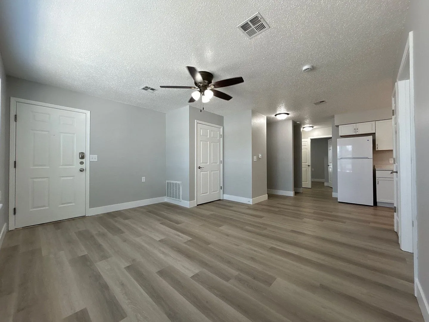 Kaylene Court Apartments — Photo 3