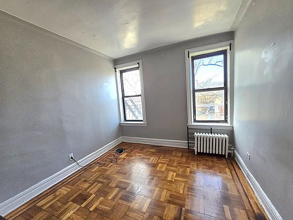 4th image of 2075 E 16th St #3N