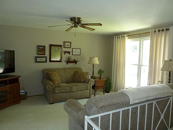 5th image of 9 Kennedy Ln