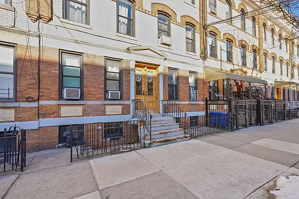 Rented by Crifasi Real Estate | media 17