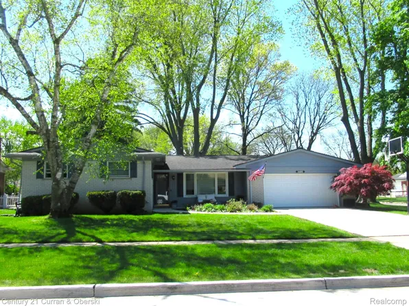 34495 Wood St, Livonia, MI 48154
