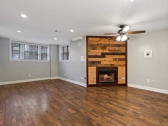 2nd image of 906 W Ainslie St APT 1E