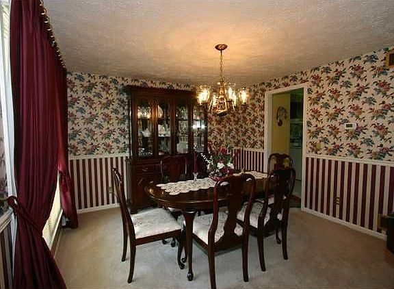 4th image of 11 Brookshire Ln